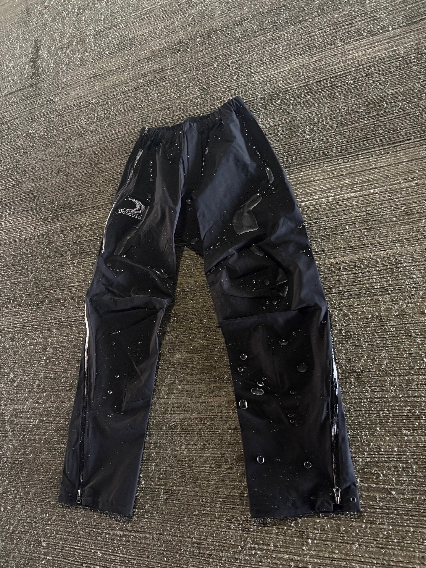 BLACK RAIN PANTS