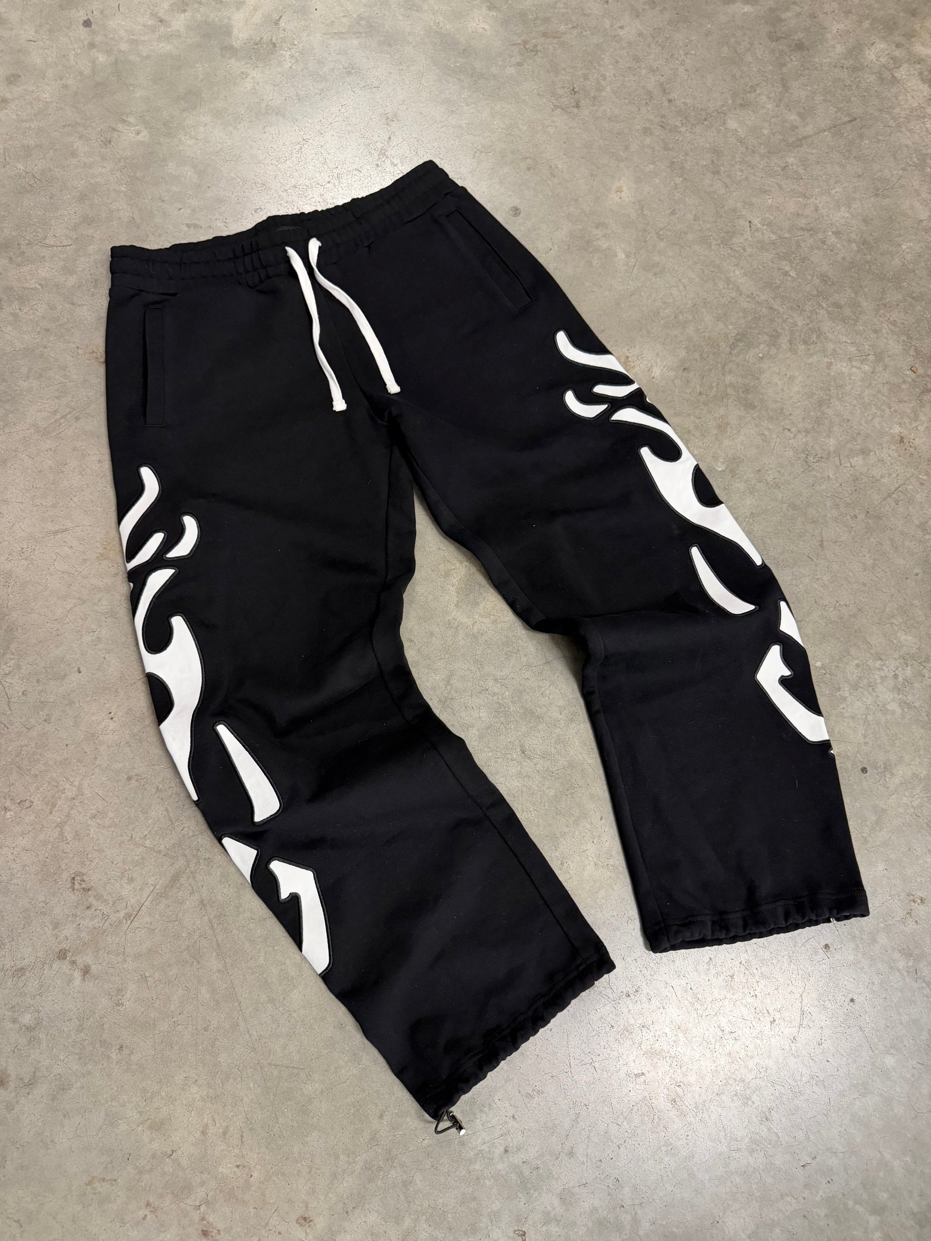 BLACK FLAME V2 SWEATS